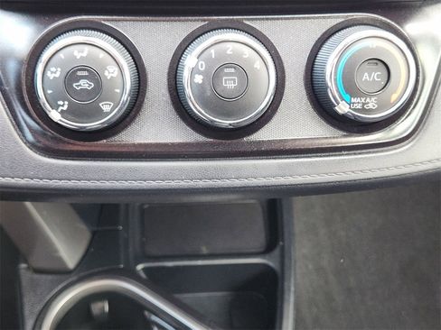 Used 2017 Toyota RAV4 LE image 18