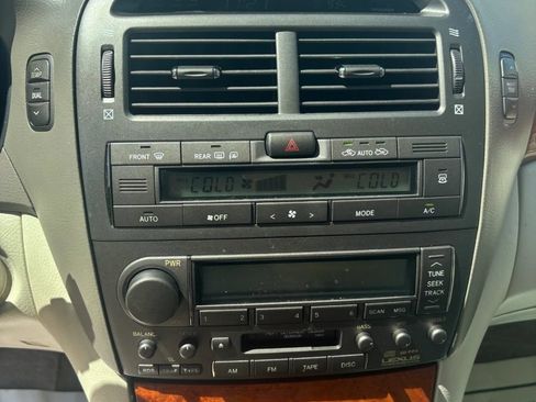 Used 2003 Lexus LS 430 RWD image 10