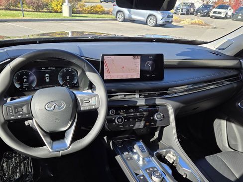 Certified 2025 INFINITI QX60 Luxe image 9