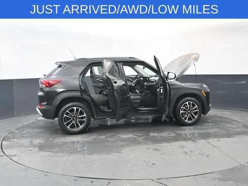 Used 2025 Chevrolet TrailBlazer LT w/ Driver Confidence Package image 30