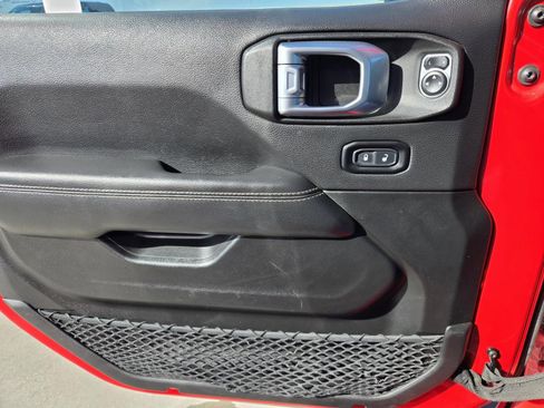 Used 2022 Jeep Wrangler Unlimited Sahara image 22