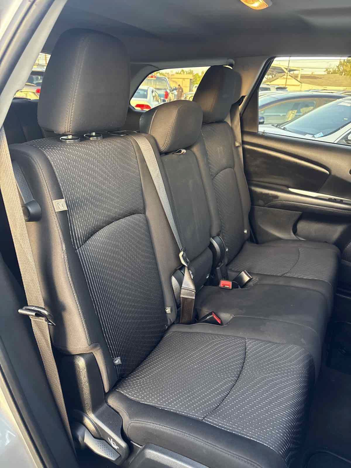 Used 2018 Dodge Journey SE w/ Blacktop Package FWD image 13