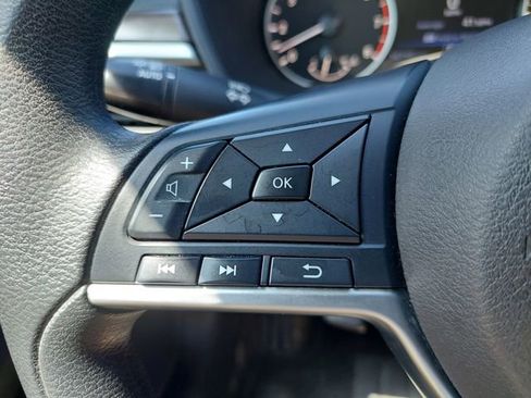 Used 2024 Nissan Altima 2.5 SV FWD image 19