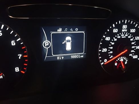 Used 2017 Kia Sorento LX w/ LX Convenience Package AWD/4WD image 2