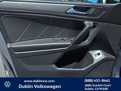 Used 2022 Volkswagen Tiguan SE R-Line AWD/4WD image 10