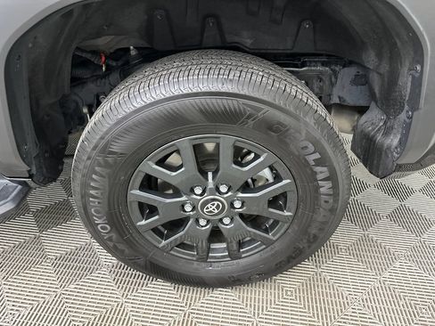 Used 2025 Toyota 4Runner SR5 AWD/4WD image 19