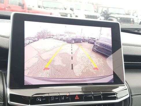 Used 2022 Jeep Compass Altitude image 17