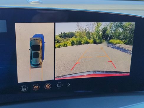 New 2026 Cadillac Vistiq Sport w/ LPO, Floor Liner Package image 25