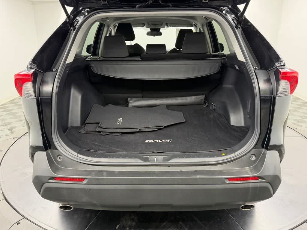 Certified 2021 Toyota RAV4 XLE w/ Carpet Mat Package (TMS) AWD/4WD image 15