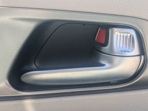 Used 2022 Chrysler Pacifica Touring-L image 31