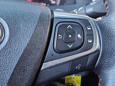 Used 2015 Toyota Camry SE image 17