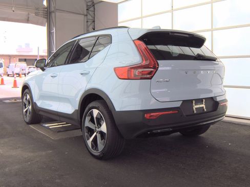 Used 2026 Volvo XC40 B5 Plus AWD/4WD image 11