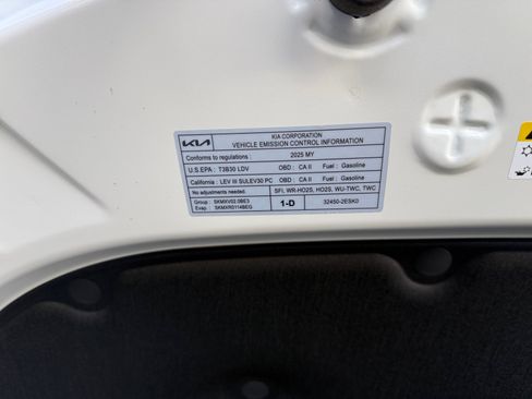 Used 2025 Kia Soul LX FWD image 11