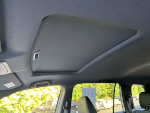 Used 2023 Honda Passport EX-L image 7