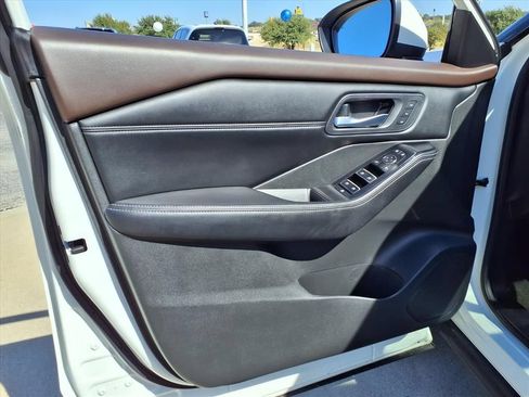Used 2023 Nissan Rogue SL w/ SL Premium Package FWD image 16