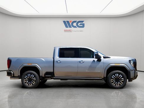 New 2026 GMC Sierra 2500 Denali Ultimate AWD/4WD image 3