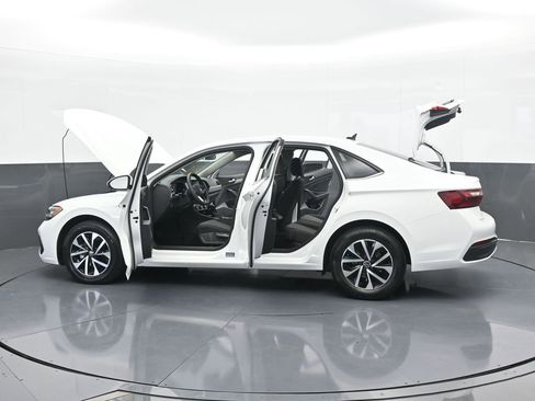 Used 2023 Volkswagen Jetta S image 70