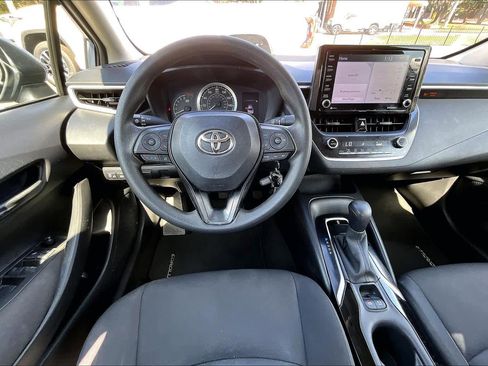 Certified 2022 Toyota Corolla LE image 5