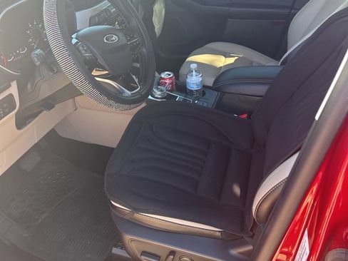 Used 2022 Ford Escape SEL image 9