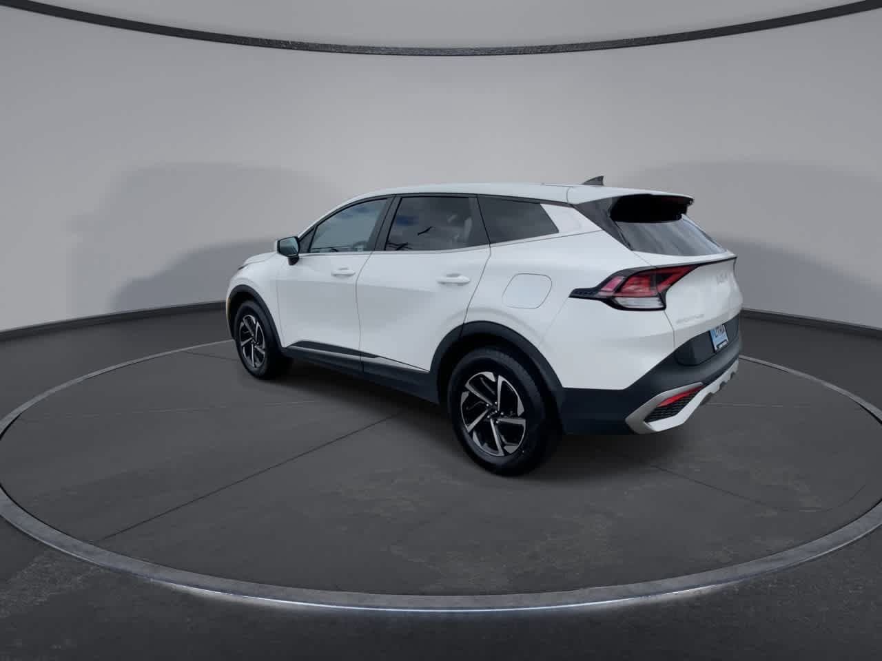 Used 2023 Kia Sportage LX AWD/4WD image 6