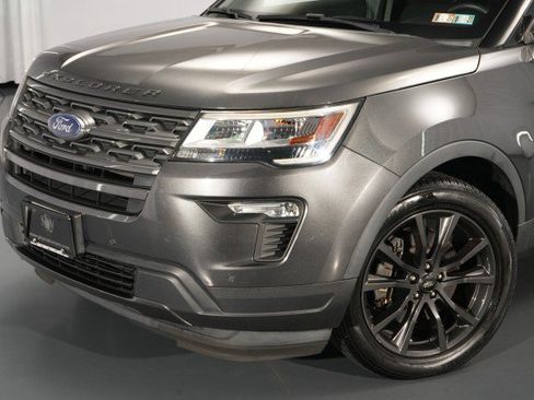 Used 2019 Ford Explorer XLT w/ Equipment Group 202A AWD/4WD image 5