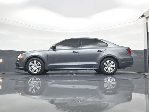 Used 2017 Volkswagen Jetta S image 19