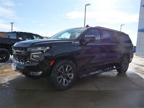 Used 2023 Chevrolet Suburban Z71 w/ Z71 Off-Road Package image 3