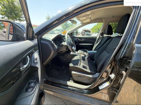 Used 2018 Nissan Rogue SV AWD/4WD image 4