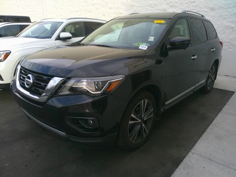 Used 2018 Nissan Pathfinder Platinum image 5