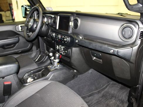 Used 2023 Jeep Gladiator Willys image 25