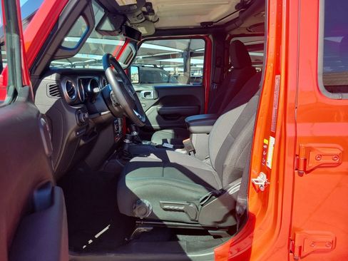 Used 2022 Jeep Wrangler Unlimited Rubicon 4xe w/ Safety Group AWD/4WD image 9