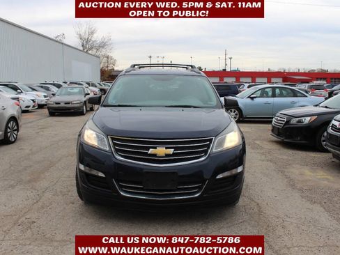 Used 2015 Chevrolet Traverse LS image 2