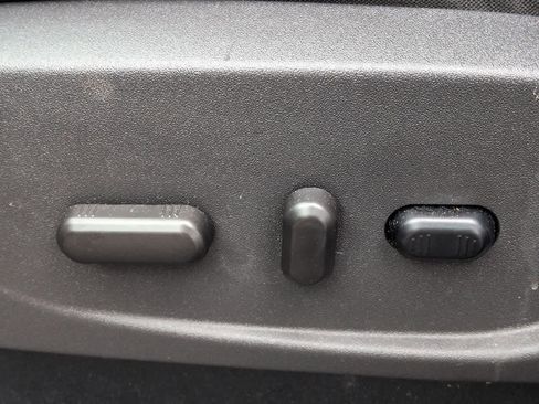 Used 2017 Ford Escape SE image 16