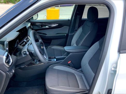 Used 2025 Chevrolet TrailBlazer LT FWD image 22