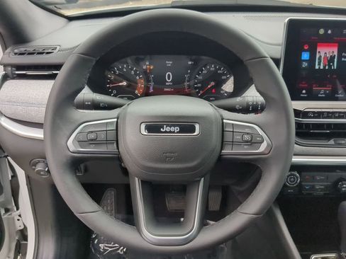 Used 2024 Jeep Compass Latitude w/ Sun and Sound Group AWD/4WD image 22