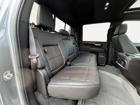 Used 2024 Chevrolet Silverado 2500 High Country w/ High Country Premium Package image 11