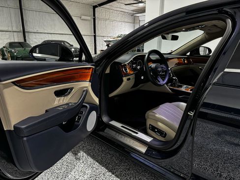 Used 2021 Bentley Flying Spur W12 AWD/4WD image 10