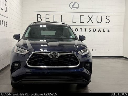 Used 2021 Toyota Highlander Limited image 6