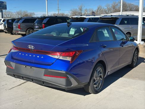Certified 2024 Hyundai Elantra SEL image 5