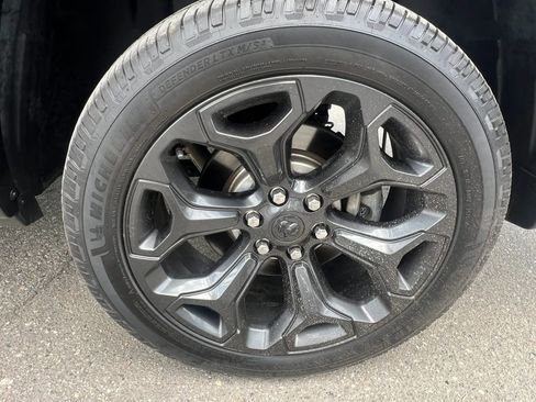 Used 2020 RAM 1500 Limited w/ Black Appearance Package AWD/4WD image 12