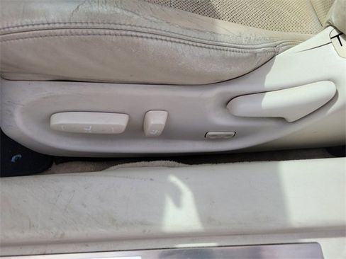 Used 2010 Lexus IS 250C image 17