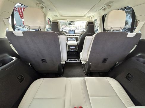 Used 2023 Lincoln Aviator Black Label image 11