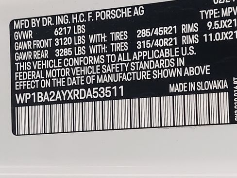 Certified 2024 Porsche Cayenne Coupe AWD/4WD image 38