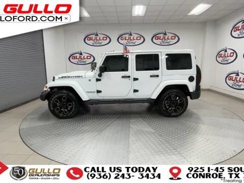 Used 2017 Jeep Wrangler Unlimited Sahara AWD/4WD image 5
