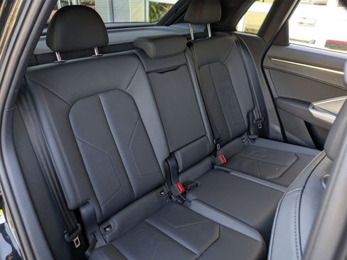 Used 2023 Audi Q3 2.0T Premium w/ Convenience Package image 29