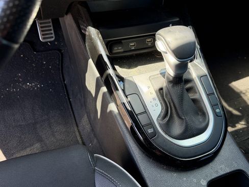 Used 2022 Kia Forte GT-Line w/ GT-Line Premium Package FWD image 9