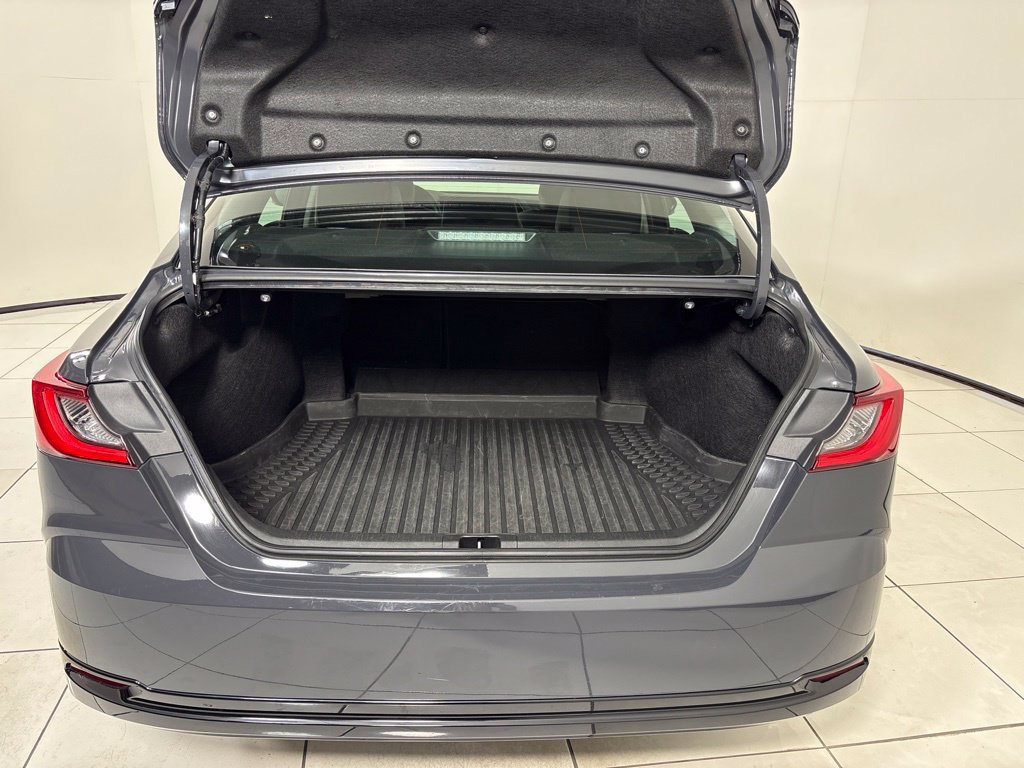 Used 2025 Toyota Camry XLE FWD image 25