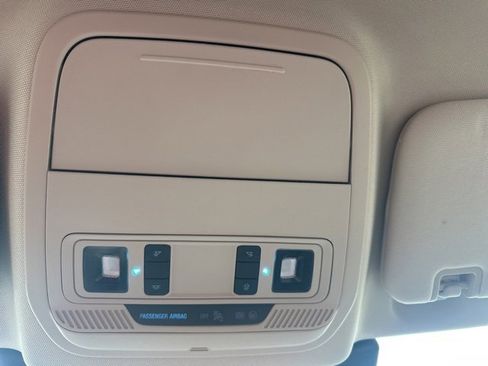 Used 2022 Ford Explorer XLT w/ Equipment Group 202A image 27