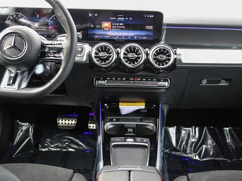New 2026 Mercedes-Benz GLB 35 AMG 4MATIC image 8
