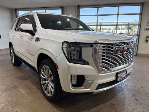 Used 2023 GMC Yukon Denali AWD/4WD image 4